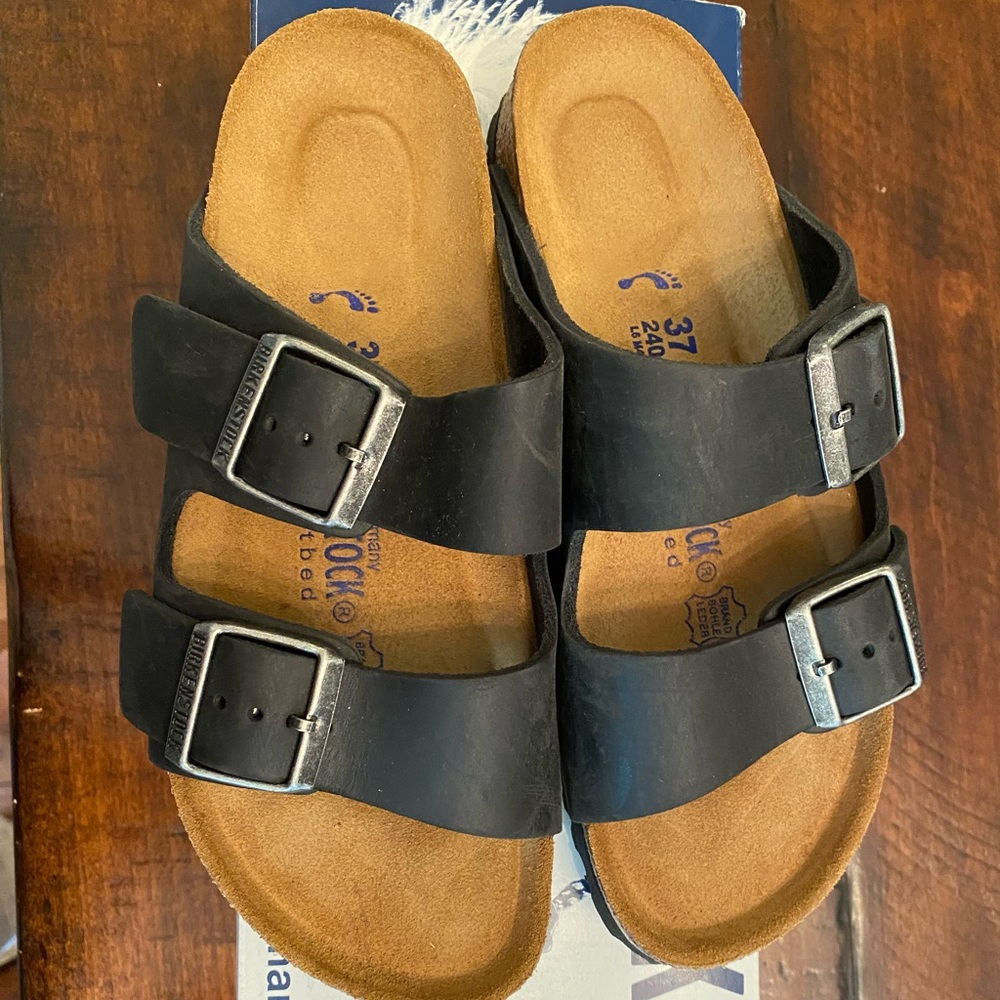 Birkenstock New Arizona Sandals. Authentic. New in Box.